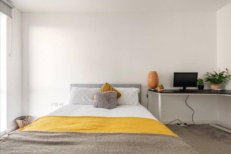 Bedroom 3, Impeccable 2-bed Apartment in Wembley, London