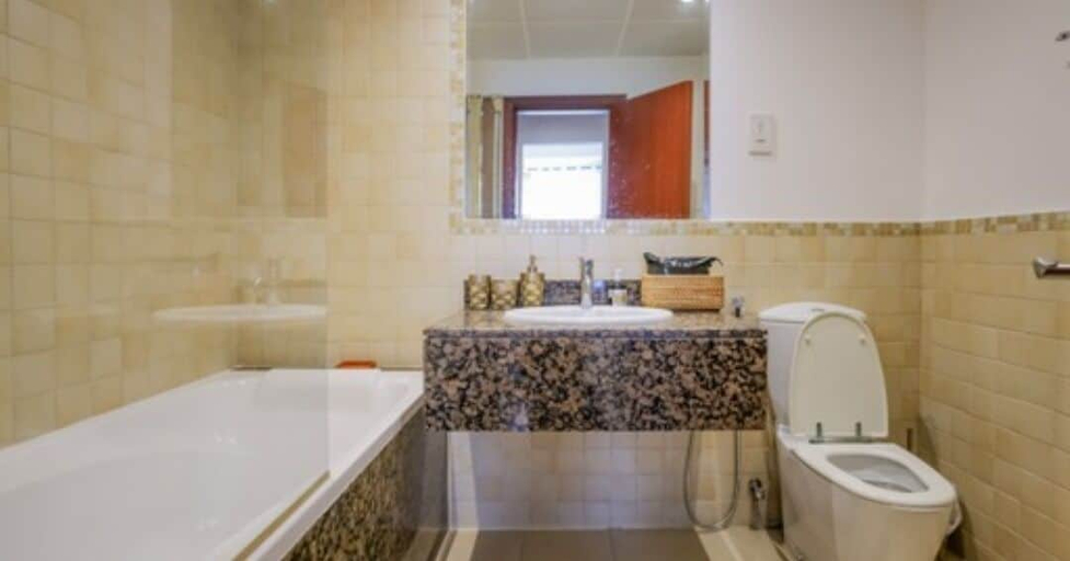 Bathroom 3, Modern 2BR with Amazing Marina View, Dubai