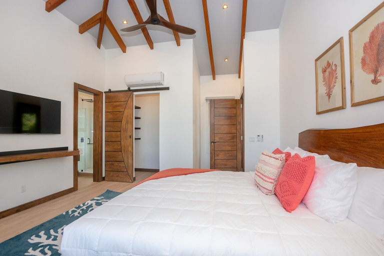 Bedroom 3, Casa Coral And Casa Palmera 4 Bedroom Home by RedAwning, Roatán