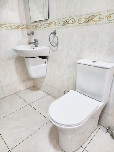 Bathroom 5, 3 Bed House - Sleeps 9 - Pets - Garden - Parking, Accra