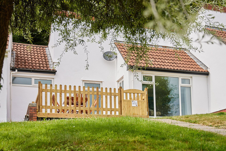 Exterior & Views 2, Host Stay Robin s Nest, Cornwall
