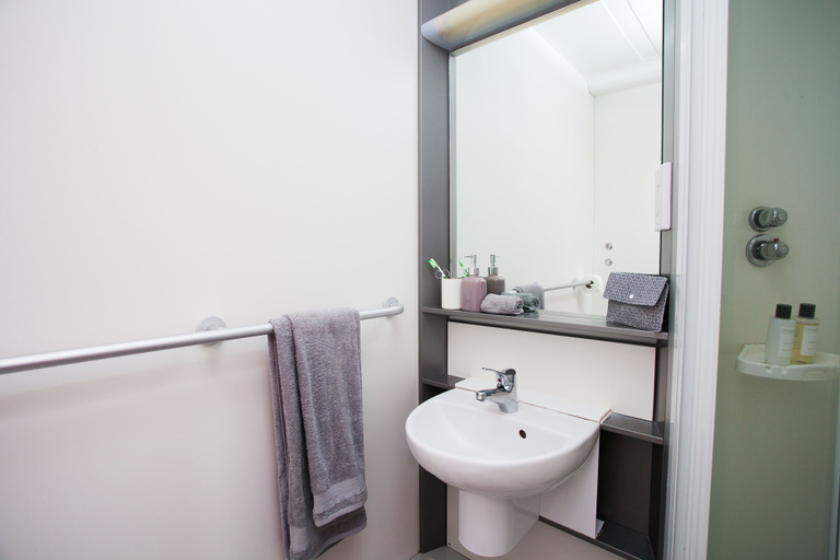 Bathroom, Chalmers Street, Edinburgh
