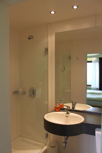 Bathroom 3, Hotel Gasthof Die Post Brennerei Frankenhv He, Ansbach