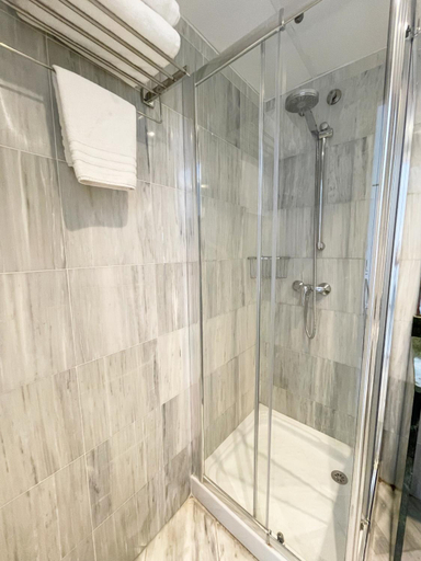 Bathroom 4, Hotel Turissa, Girona