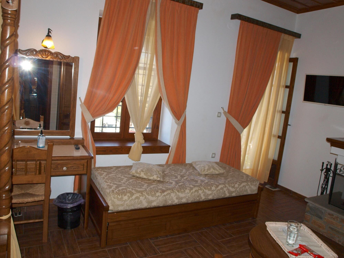Room 3, Heliodora Superior Triple Room 5, Thessaly