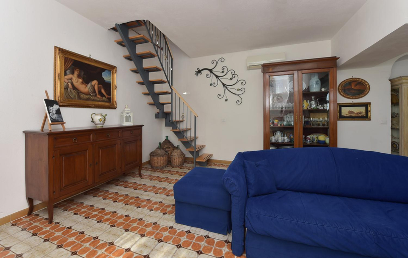 Others 4, Casa Barbara, Salerno