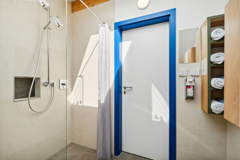 Bathroom 3, Panorama Apartments by Chiemsee barrierefrei, Traunstein