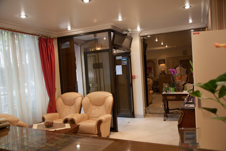 Public Area 2, Hotel Des Pyrenees, Paris