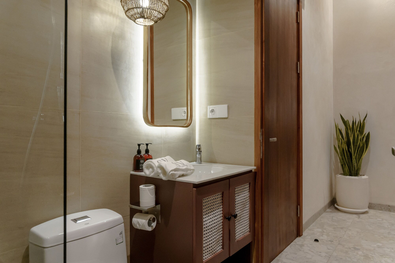 Bathroom 4, Sunny Cuddles, Badung