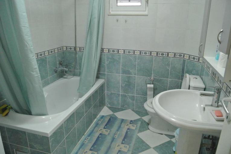 Bathroom 1, Apartments Klara