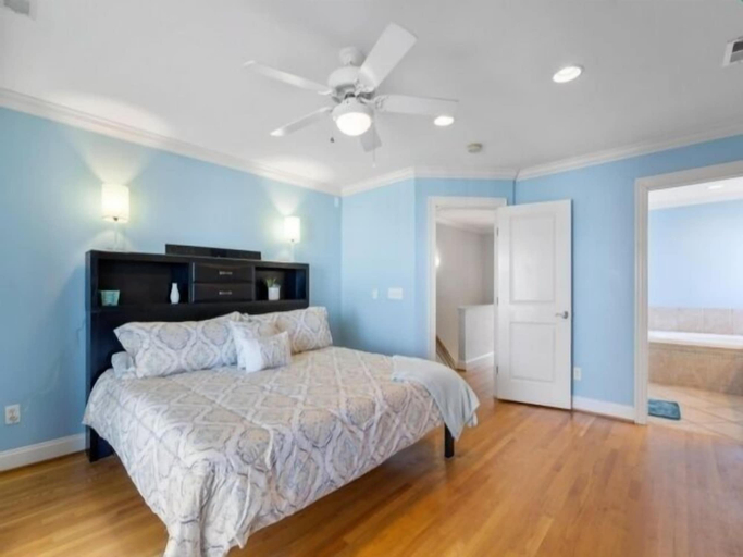Room 5, Almost Heaven 4 Bedroom Home by RedAwning, New Hanover