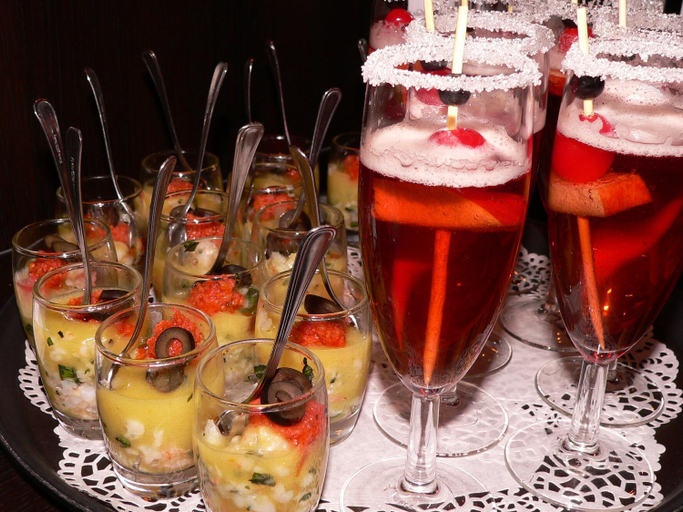 Food & Drinks 5, Hotel Cafe Restaurant "De Kroon", inclusief ontbijt, Noord-Beveland