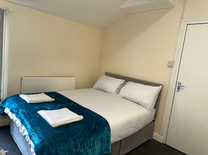 Bedroom 4, Macclesfield Lodge, Cheshire East