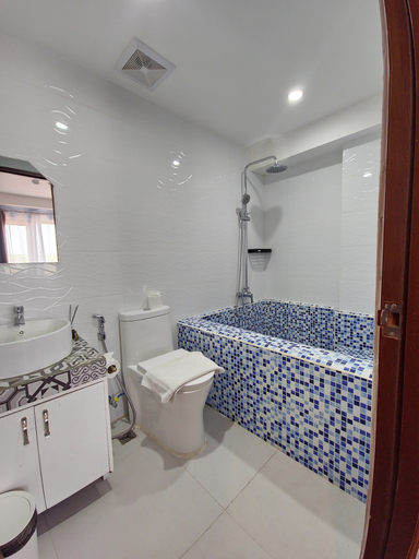 Bathroom 5, Hotel Mercante, Vigan City