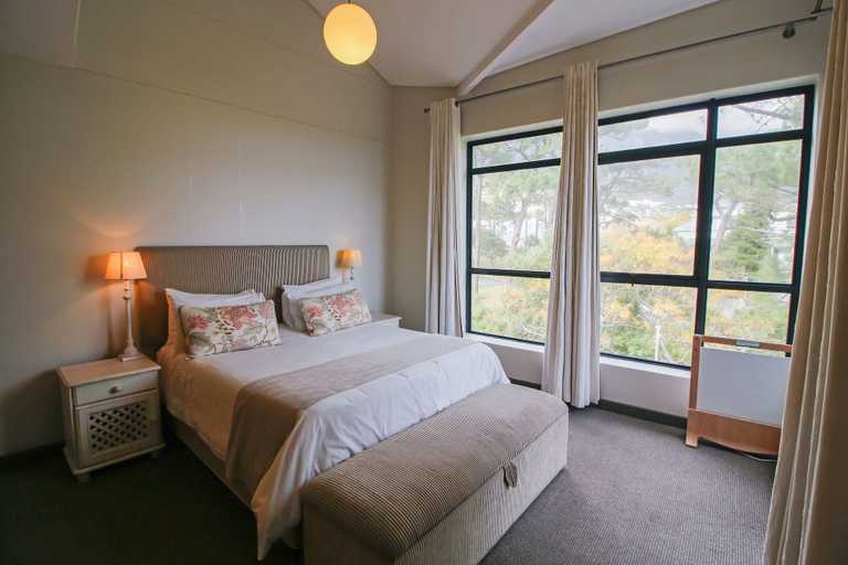 Others 3, Three Bedroom Apartment in Camps Bay, City of Cape Town