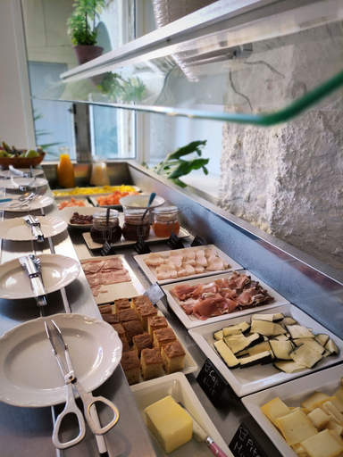 Food & Drinks 5, Hotel Exsel Victoria, Saint-Pierre