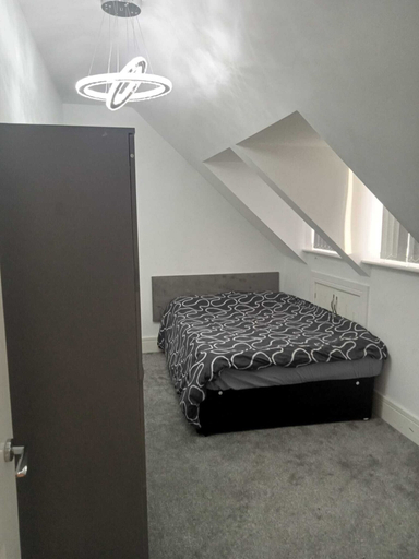 Bedroom 2, Remarkable 2-bed Penthouse in Wolverhampton, Wolverhampton