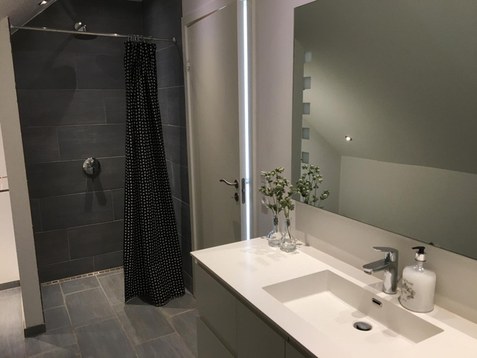 Bathroom 3, Tollundgaard Golf Park, Silkeborg