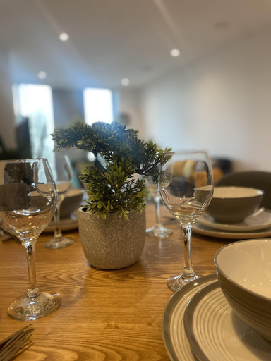 Food & Drinks 4, Luxury Spa Apartment in Manchester - Rooftop Swim, Manchester