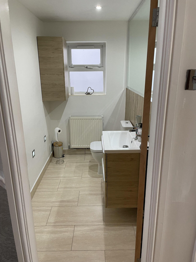 Bathroom 4, Beautiful 5-bed House in Walsall, Walsall