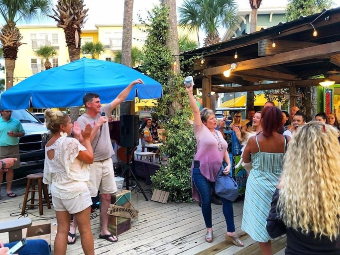 Food & Drinks 5, Golden On 30a 1 Bedroom Condo by RedAwning, Walton