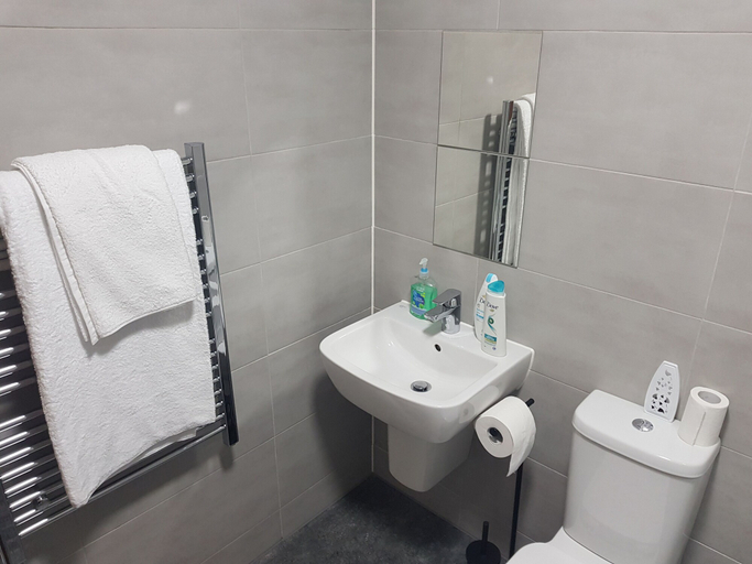 Bathroom, Brierley Hill - Apartment - Sleeps 2 - Parking, Dudley