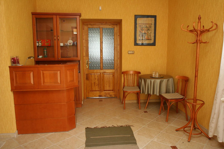 Public Area, Elet es Energia Egeszsegjavito Szalon, Ceglédi