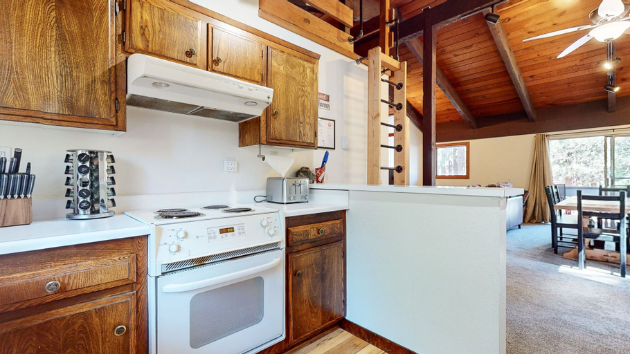 Private kitchen 4, Lakeview Lodge #2 2 Bedroom Condo by RedAwning, Mono