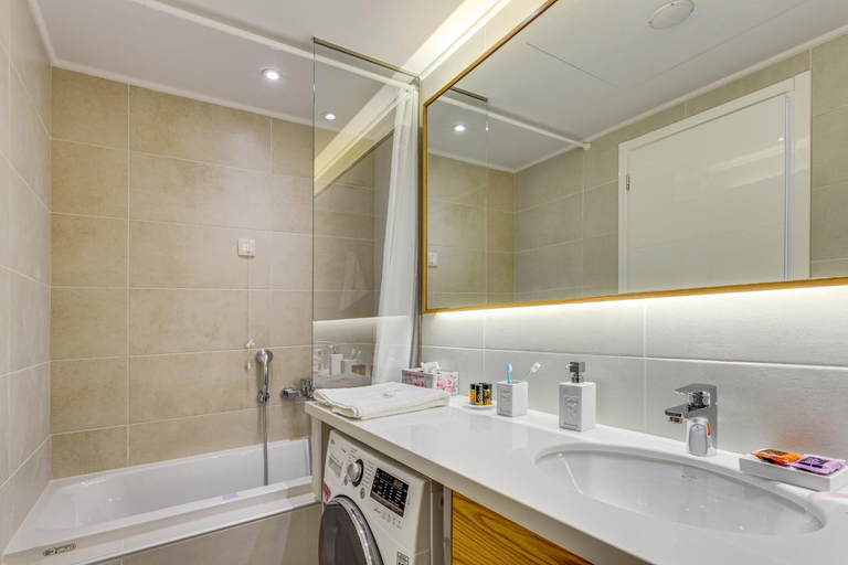 Shower 2, Angels Suites, Crete