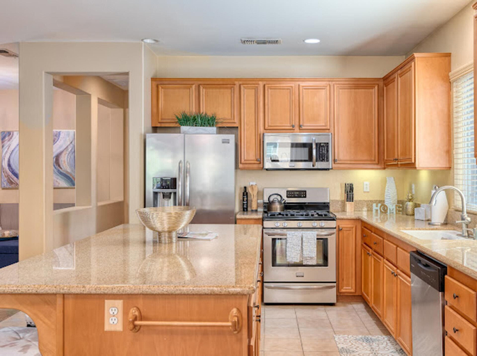 Others 4, Stunning 4-bed House in Indio in Golf Course Commu, Riverside