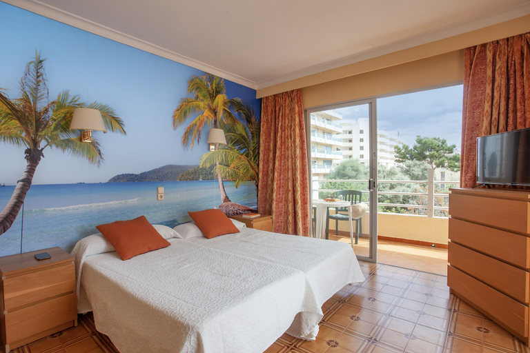 Bedroom 4, BJ Bei Juan Hostal, Baleares