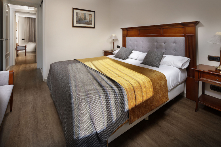 Bedroom 3, Aparthotel Hispanos 7 Suiza, Barcelona