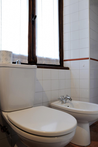 Bathroom 2, P&P Piazza Bergamo Apartment, Bergamo