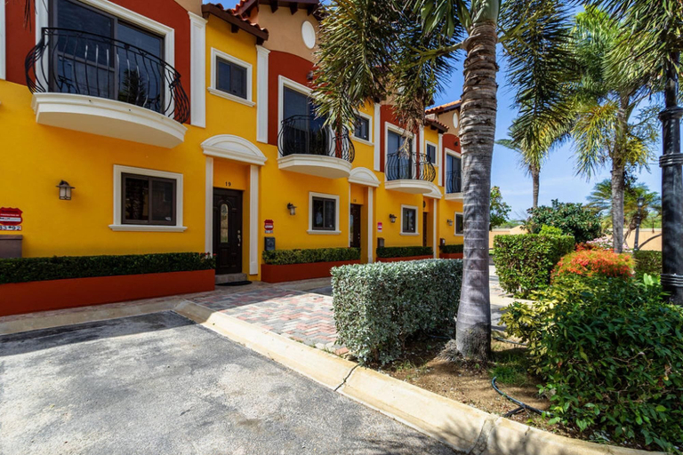 Exterior & Views 2, 2BR 3BA Town Home w GYM Tennis Courts Pools