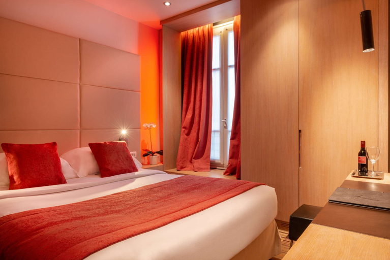Bedroom 2, Golden Tulip Opera De Noailles, Paris