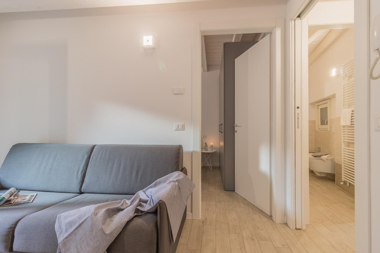 Bedroom 2, Little Nest Flat in Varenna, Lecco
