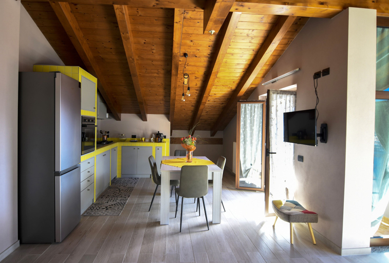 Others 5, Ca'del Fico, Como