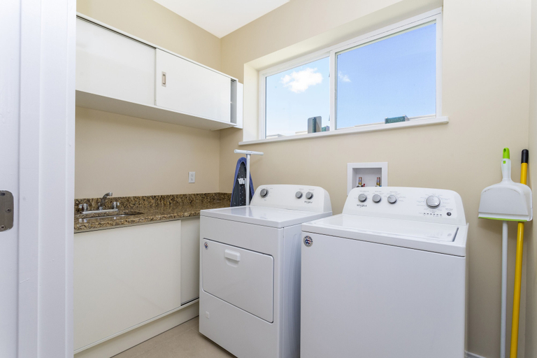 Others 2, Stunning 4 Bd Close To Disney @ Magic Village 3247, Osceola