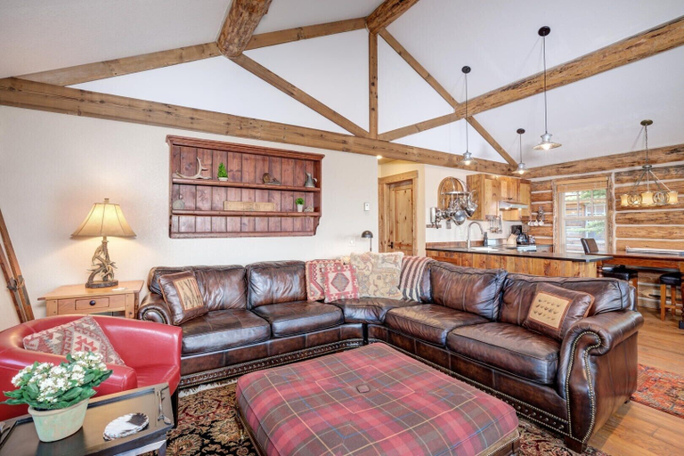 Living room, 9 Cabin Hollow 2 Bedroom Home by Moonlight Basin Lodging, Madison