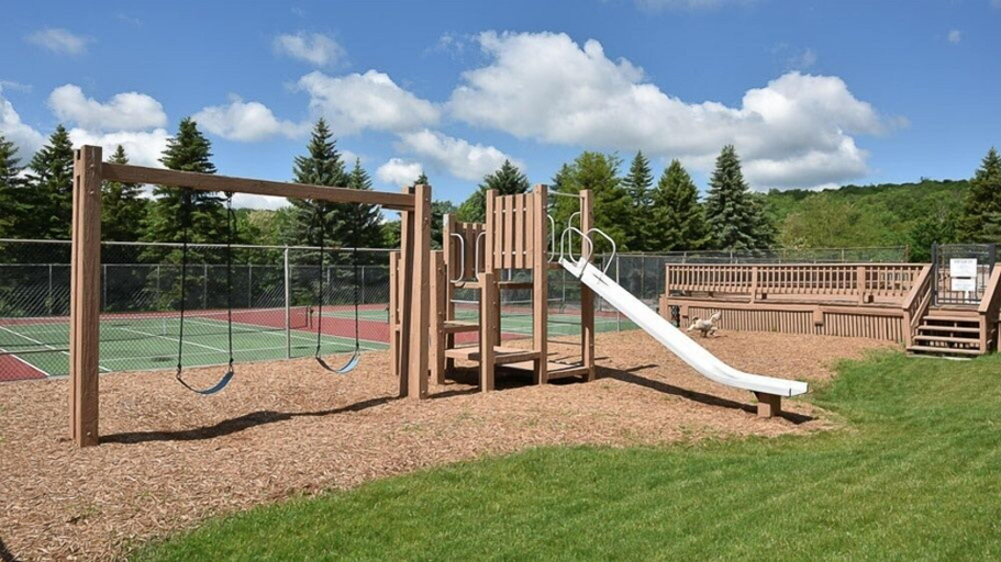 Others 3, Seven Springs Sunridge 3 Bedroom Deluxe Condo with Loft by RedAwning, Somerset