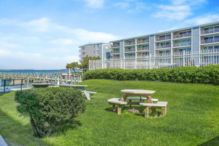 Property grounds 4, Thunder Island 139d 2 Bedroom Condo by RedAwning, Worcester