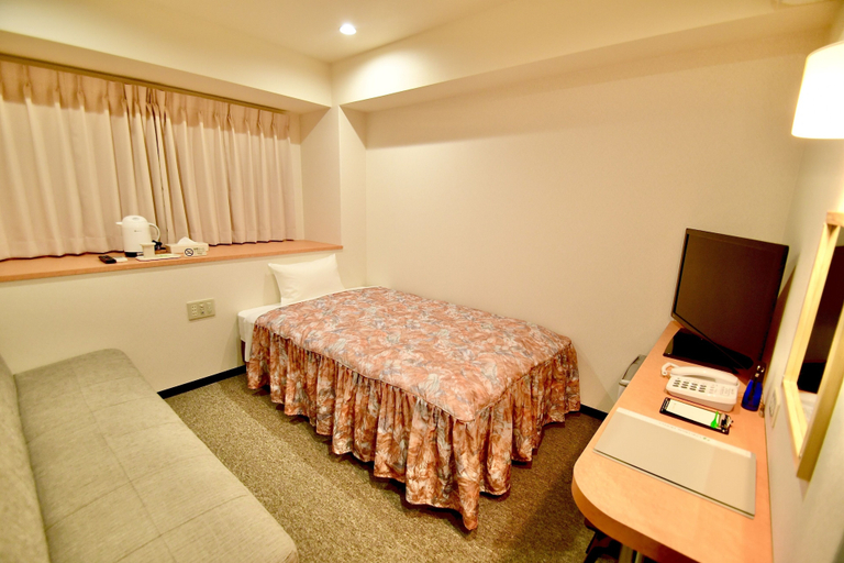 Bedroom 4, Himeji Station Universal Hotel South Exit, Himeji