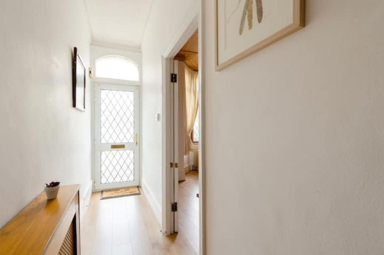 Others 3, Stunning 2-bed Apartment in Dartford, Kent