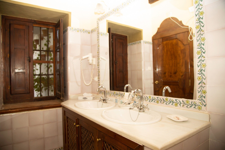 Bathroom 5, Hotel Cortijo el Esparragal, Sevilla