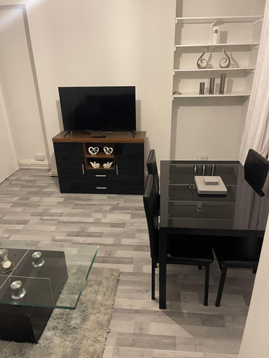 Others 5, Lovely 2-bed Apartment in London, London