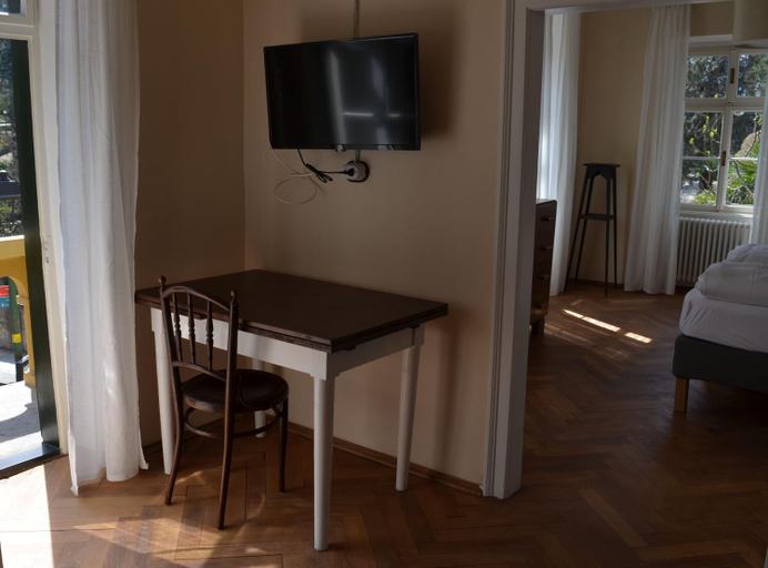 Others 3, Villa Iolanda, Bolzano