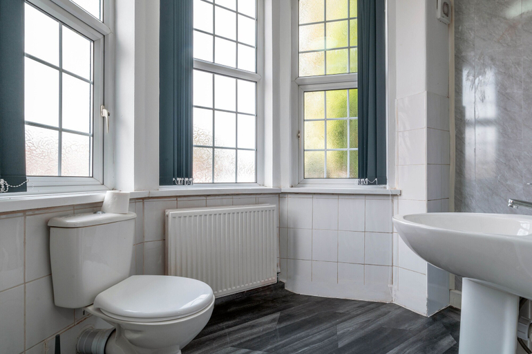 Bathroom 3, Beautiful 1-bed Studio4 in Coventry, Coventry