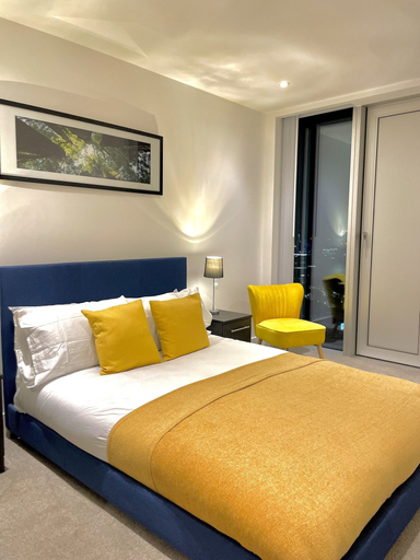 Bedroom 2, Luxury Spa Apartment in Manchester - Rooftop Swim, Manchester