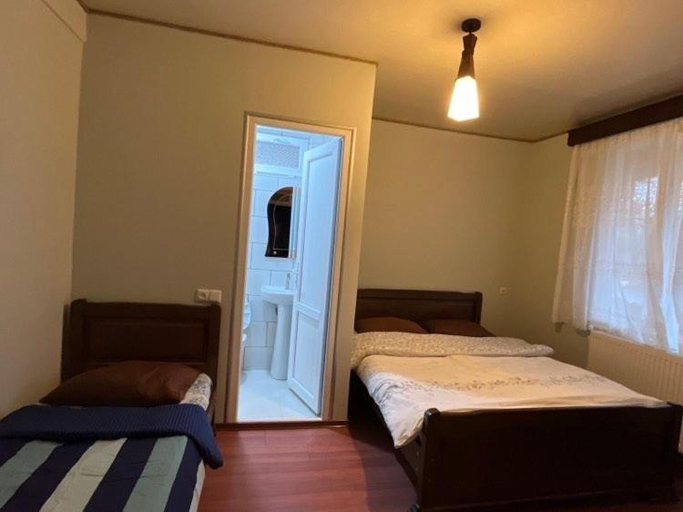 Bedroom 4, Mака и Сулико, Batumi