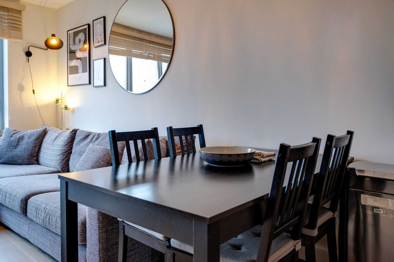 Others 5, Spacious Modern Camberwell Apartment, London